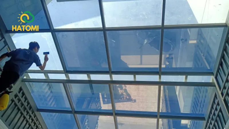 Lý do nên dán phim cách nhiệt giếng trời
