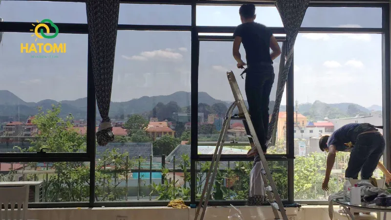 Quy trình dán phim cách nhiệt đặt chuẩn tại HATOMI
